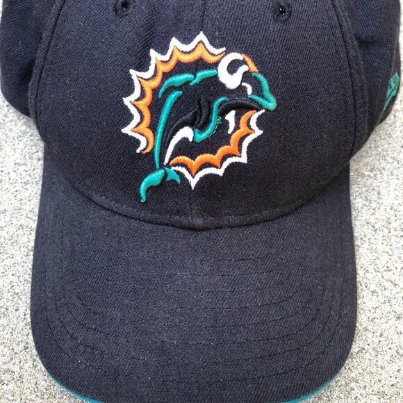 Vintage NEW ERA Miami Dolphins Fitted Hat Men's L/XL Black NFL Black Cap - Picture 2 of 6